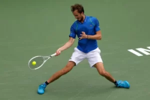 Read more about the article Daniil Medvedev edges Frances Tiafoe and reaches final