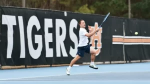 Read more about the article Auburn men’s team fell 1-4 to Tulane