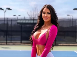 Read more about the article No.1 tennis influencer Rachel Stuhlmann looks divine in a pink bra!