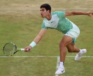 Read more about the article Carlos Alcaraz’s presence at Wimbledon at risk? Doubts about his fitness